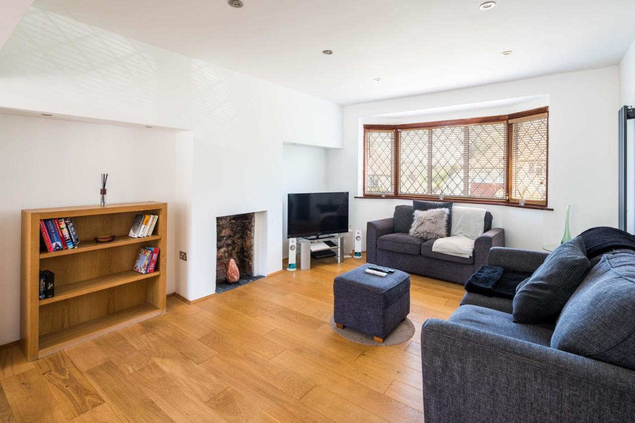 הוילה לונדון Elegant 2Bd House With Garden And Decked Patio מראה חיצוני תמונה